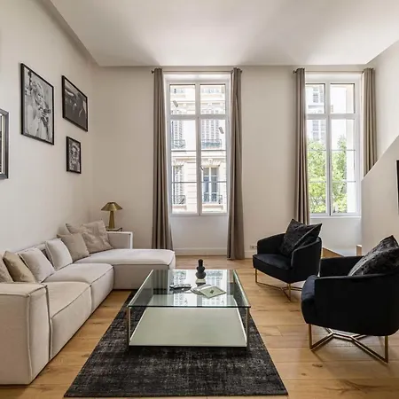 Luxury Renovated - Rue Hoche Apartment *